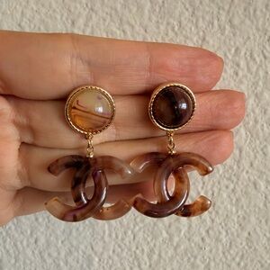 🐻Brown Chanel CC Drop Earrings Resin & Gold Tone 🤎